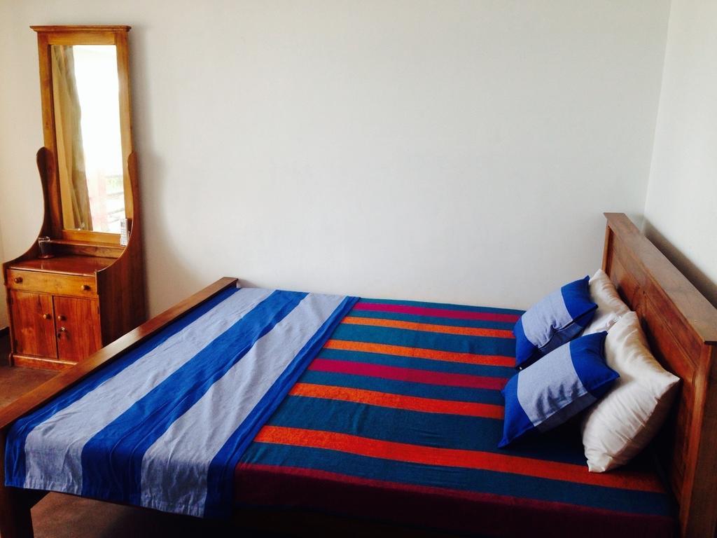 Rainbow Beach Hotel Hikkaduwa Buitenkant foto