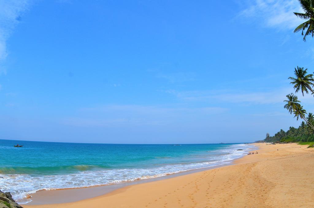Rainbow Beach Hotel Hikkaduwa Buitenkant foto