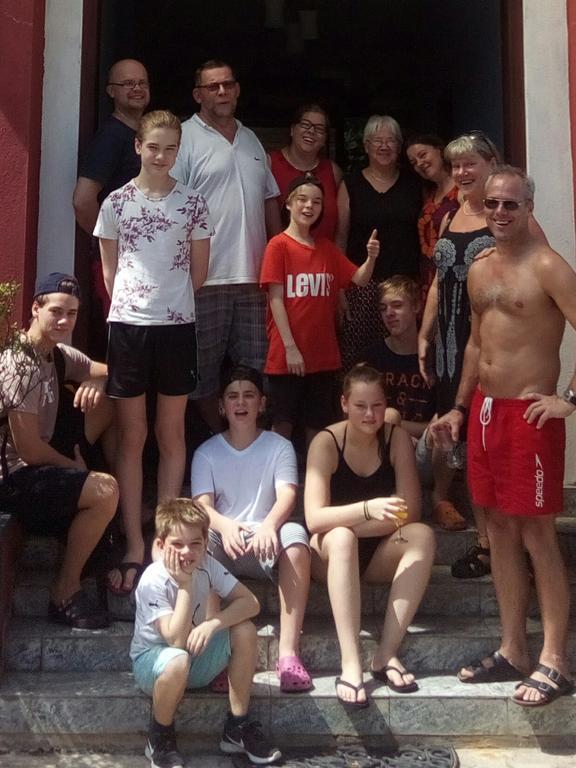Rainbow Beach Hotel Hikkaduwa Buitenkant foto