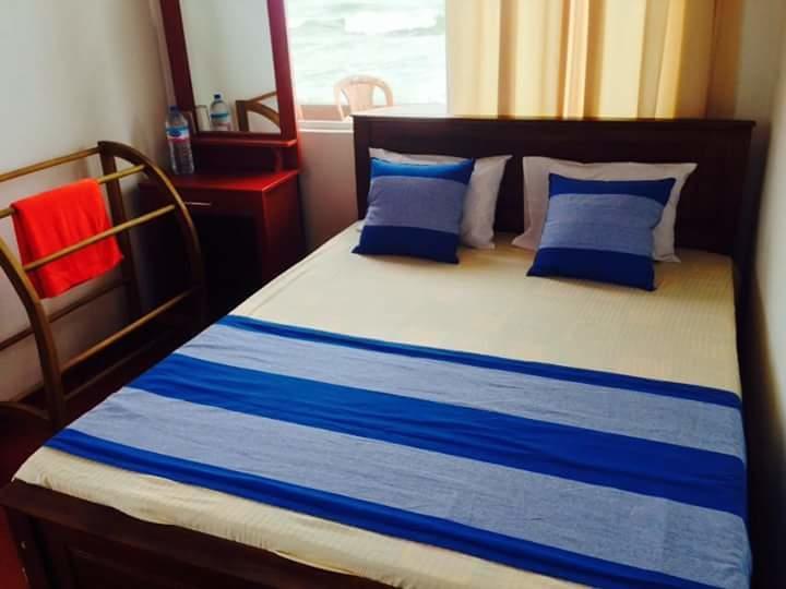 Rainbow Beach Hotel Hikkaduwa Buitenkant foto