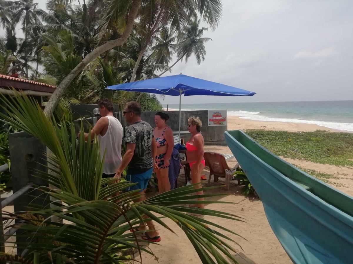 Rainbow Beach Hotel Hikkaduwa Buitenkant foto